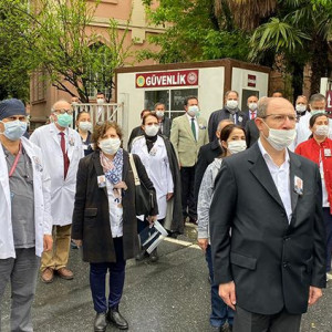 Korona salgını sırasında İstanbul Tıp Fakültesinde yapılan tören